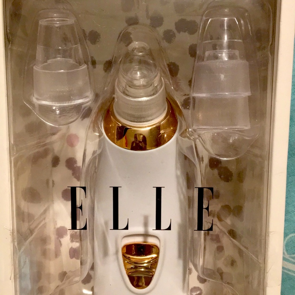 Facial pore cleanser